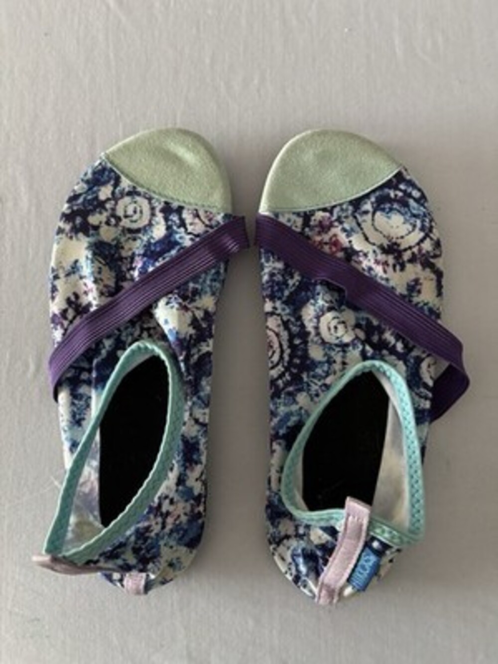 FitKicks Women’s Size 7 Minimalist Barefoot Shoes Purple Blue Floral Yoga Beach
